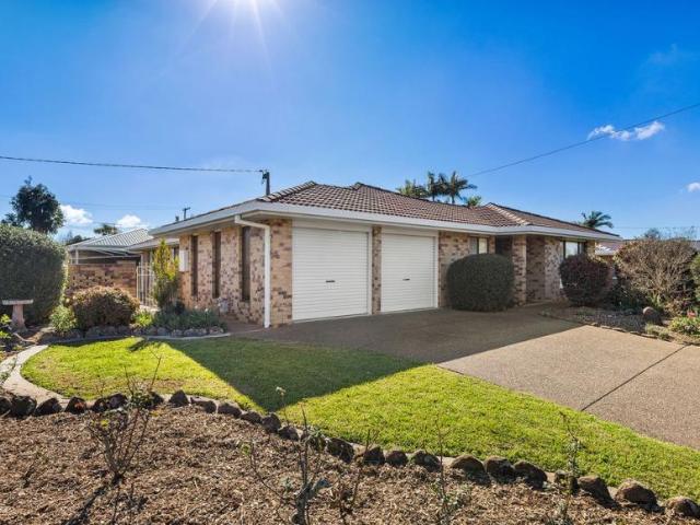 4 Bedroom House Wilsonton Heights, 104643616