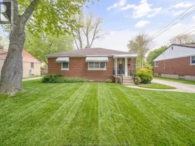 4 Bedroom House Windsor ON 104183276