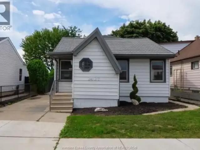 4 Bedroom House Windsor ON 105420797