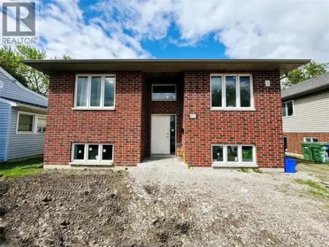 4 Bedroom House Windsor ON 105654176