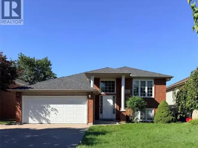 4 Bedroom House Windsor ON 105704341