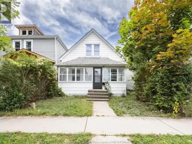 4 Bedroom House Windsor ON 105394894