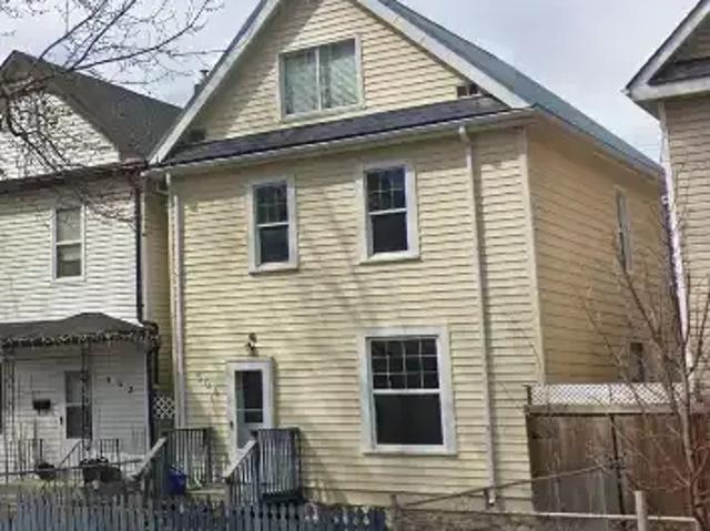 4 Bedroom House Winnipeg MB 105185850