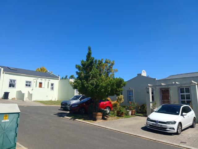 4 Bedroom House To Let in Mt. Simon Estate