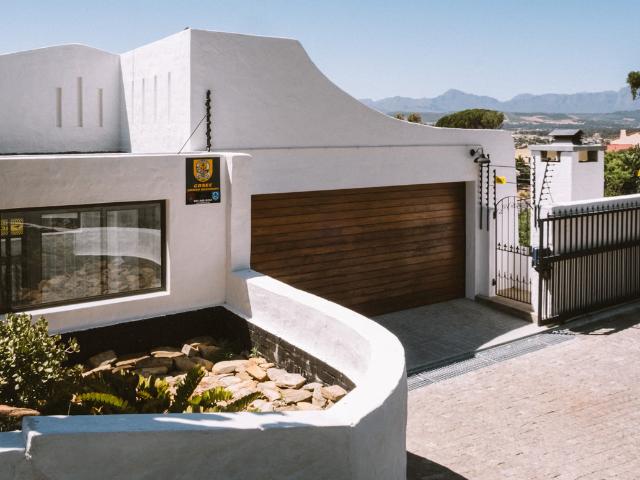 4 Bedroom House To Let in Mountainside