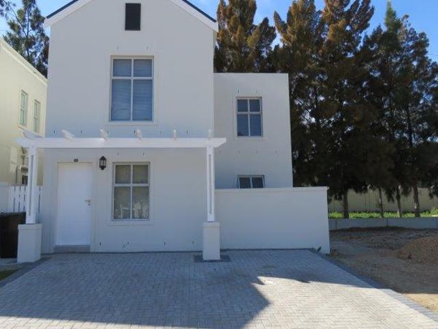 4 Bedroom House To Let in Nuutgevonden