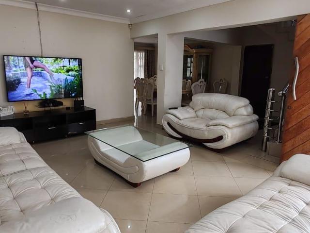 4 Bedroom House To Let in Athlone Park