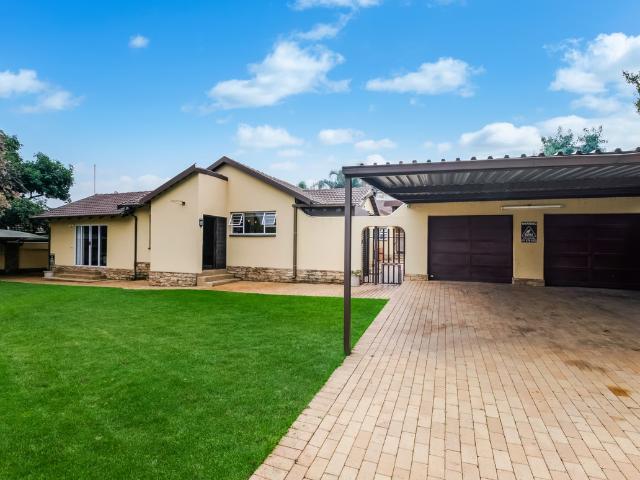 4 Bedroom House To Let in Allen's Nek