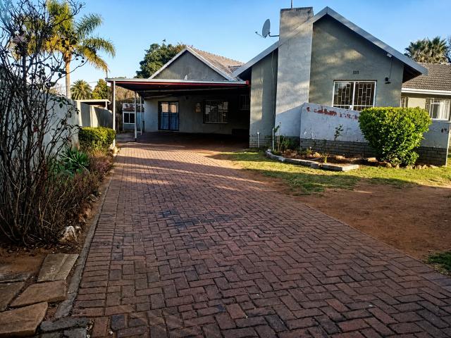 4 Bedroom House To Let in Birch Acres