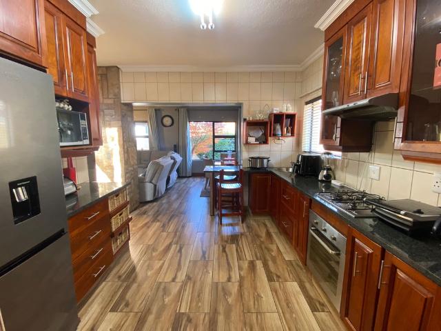 4 Bedroom House To Let in Birdwood Estate
