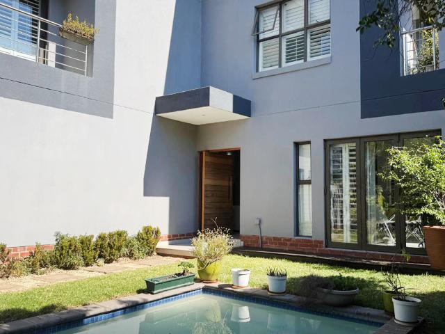 4 Bedroom House To Let in Bryanston