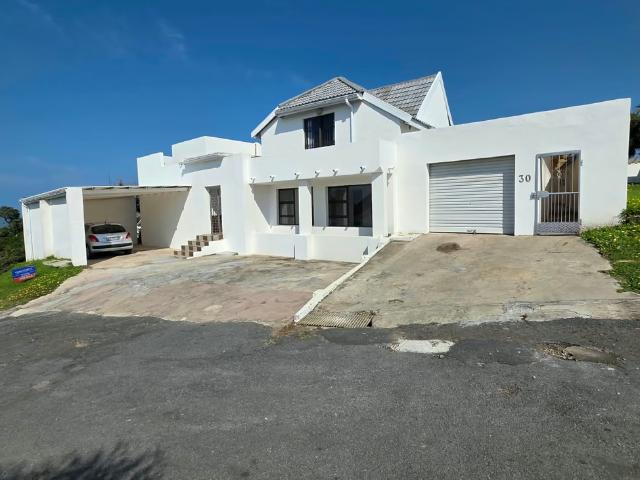 4 Bedroom House To Let in Cove Rock