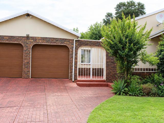 4 Bedroom House To Let in Garsfontein