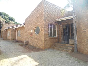 4 Bedroom House To Let in Geelhoutpark