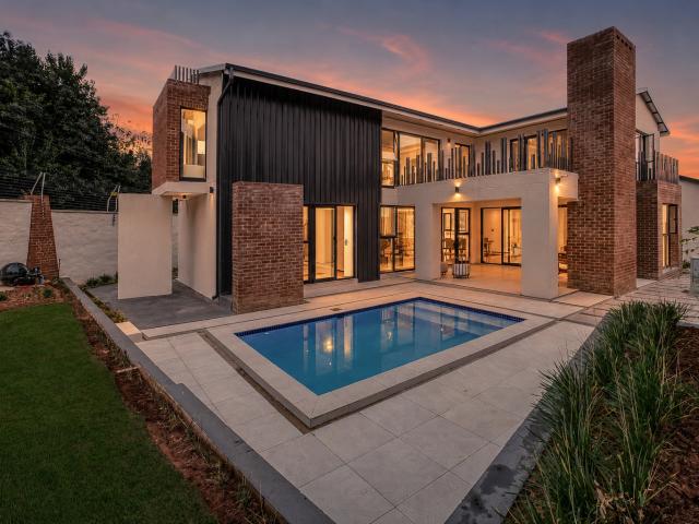 4 Bedroom House To Let in Helderfontein Estate