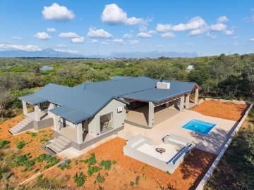 4 Bedroom House To Let in Hoedspruit Wildlife Estate