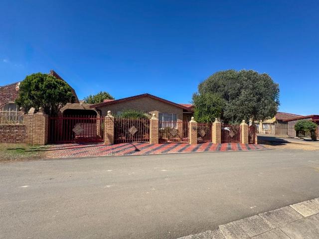 4 Bedroom House To Let in Kagisanong