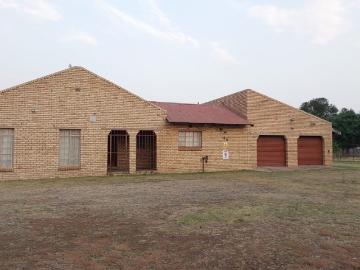 4 Bedroom House To Let in Lamont Park