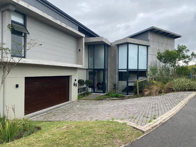 4 Bedroom House To Let in Palm Lakes Estate
