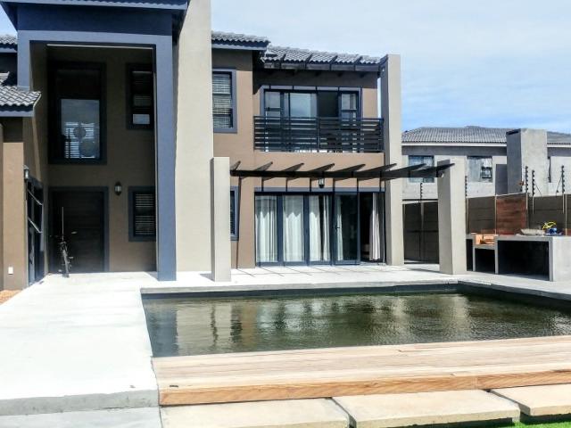 4 Bedroom House To Let in Parklands North