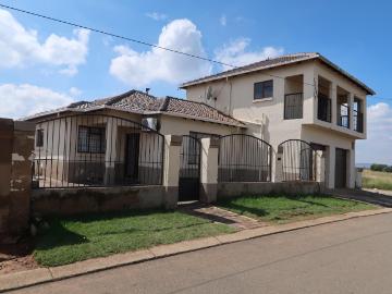 4 Bedroom House To Let in Protea Glen