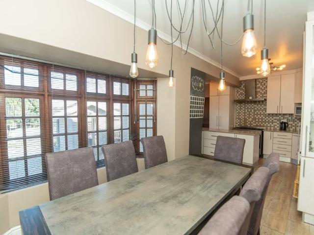 4 Bedroom House To Let in Sherwood