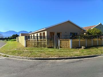 4 Bedroom House To Let in Southfork | Cape Coastal Homes