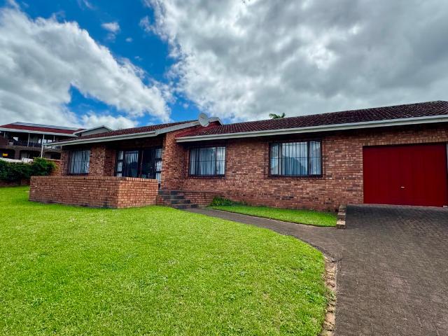 4 Bedroom House To Let in Uvongo