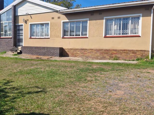 4 Bedroom House To Let in Umhlatuzana