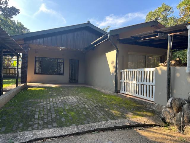 4 Bedroom House To Let in Umtentweni