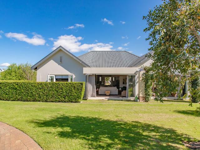 4 Bedroom House To Let in Val de Vie Estate