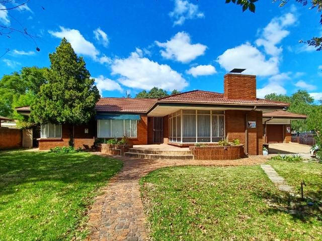 4 Bedroom House To Let in Vanderbijlpark CW 5