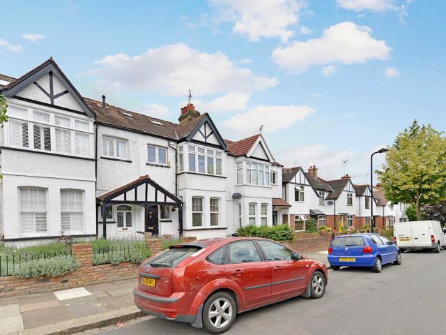 4 bedroom house to let in W13