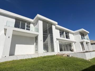 4 Bedroom House To Let in Waterkloof Heights