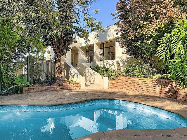 4 Bedroom House To Let in Waterkloof Park