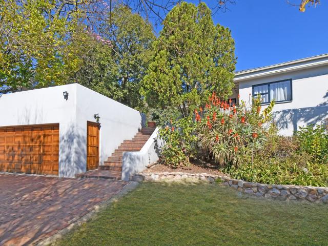 4 Bedroom House To Let in Westcliff | Zareena Kara Properties