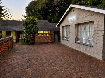 4 Bedroom House To Let in White River Central