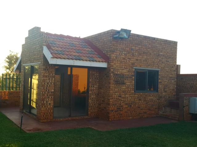 4 Bedroom House To Let in Zuurplaat AH