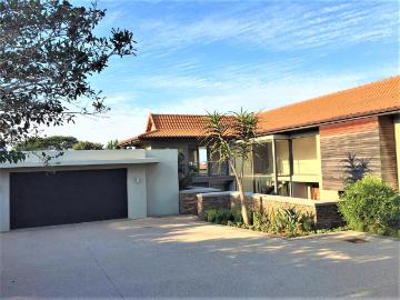 4 Bedroom House To Let in Zimbali Estate