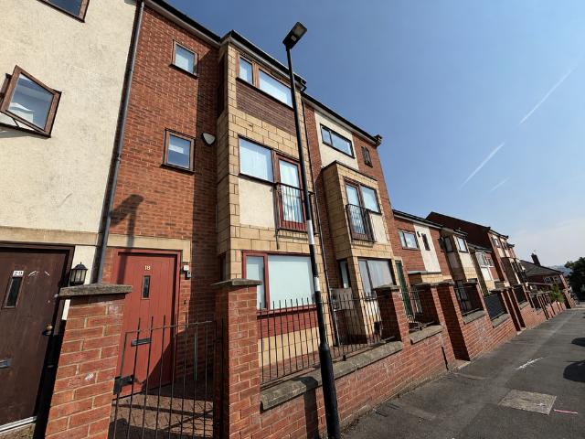 4 bedroom house to rent