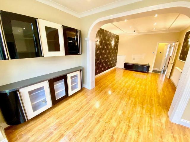 4 bedroom house to rent