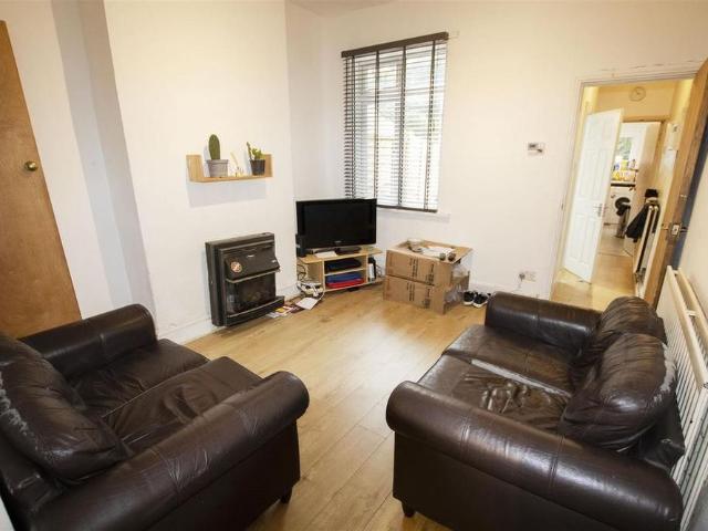 4 bedroom house to rent