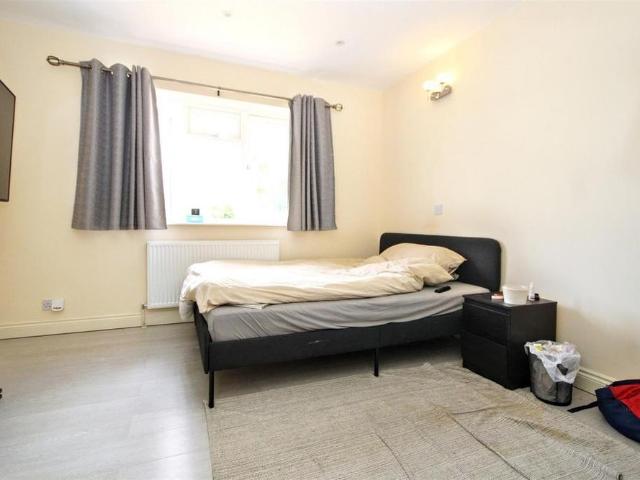 4 bedroom house to rent