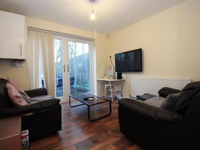 4 bedroom house to rent