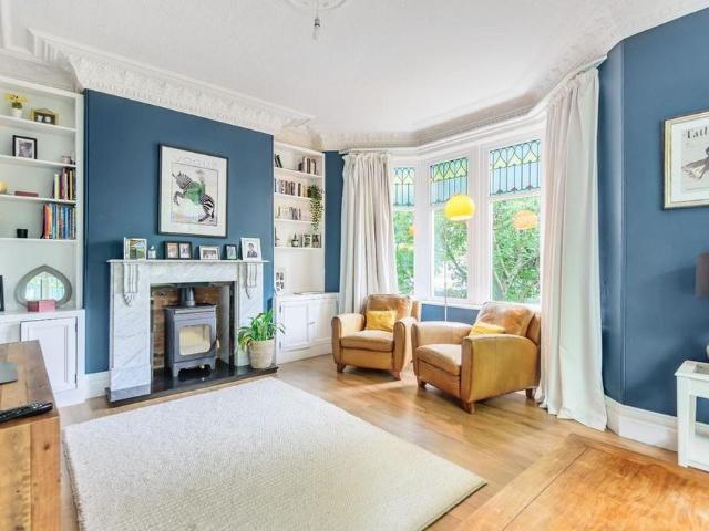 4 bedroom house to rent