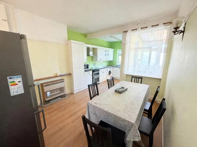 4 bedroom house to rent