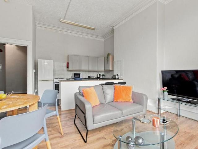 4 bedroom house to rent