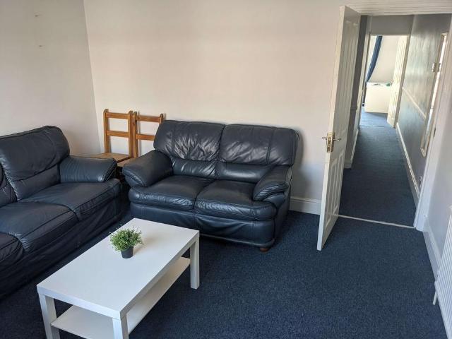 4 bedroom house to rent