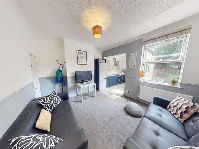 4 bedroom house to rent
