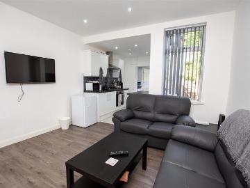 4 bedroom house to rent